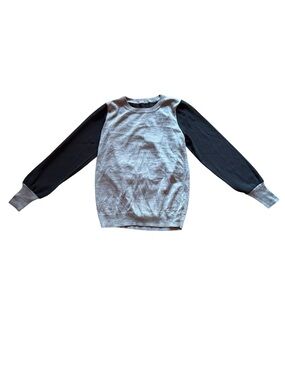 ✨Grey & black long sleeve top with wrap detail and cozy sleeves✨
